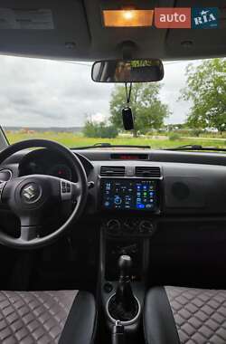 Хетчбек Suzuki Swift 2005 в 