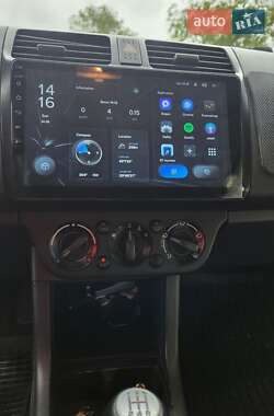 Хетчбек Suzuki Swift 2005 в 