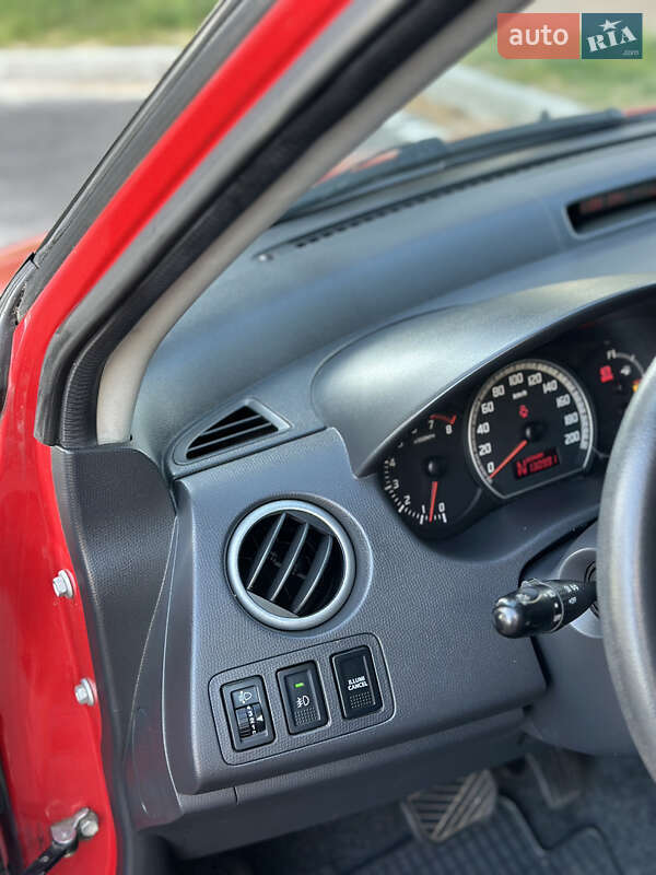 Хэтчбек Suzuki Swift 2008 в Чернигове
