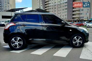 Хэтчбек Suzuki Swift 2012 в 
