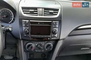 Хэтчбек Suzuki Swift 2012 в 