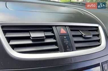 Хэтчбек Suzuki Swift 2012 в 