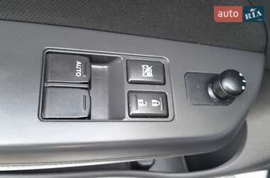 Хэтчбек Suzuki Swift 2012 в 