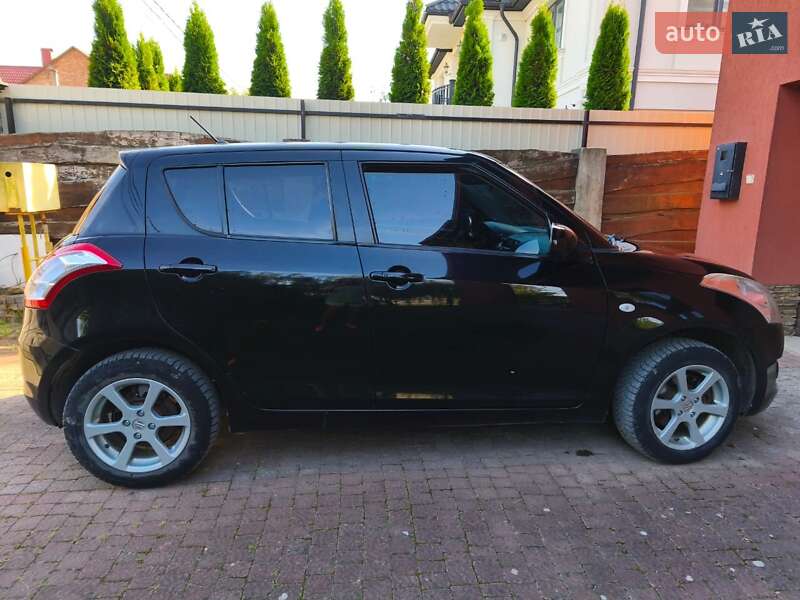 Хетчбек Suzuki Swift 2013 в Хусті