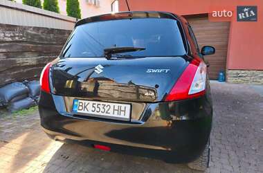Хэтчбек Suzuki Swift 2013 в 