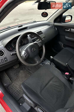 Хэтчбек Suzuki Swift 2006 в 