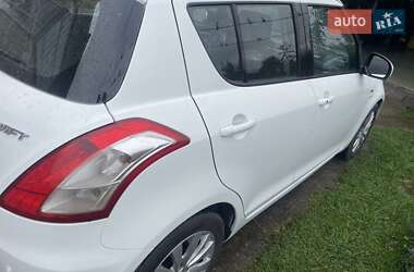 Хэтчбек Suzuki Swift 2012 в 