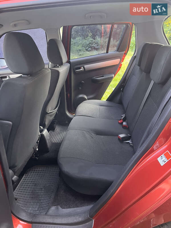 Хетчбек Suzuki Swift 2007 в Новгород-Сіверському