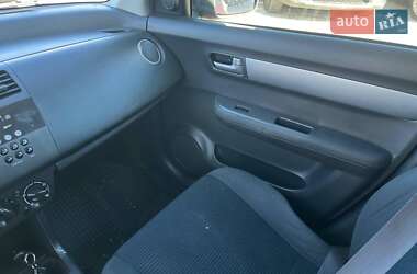 Хетчбек Suzuki Swift 2010 в 