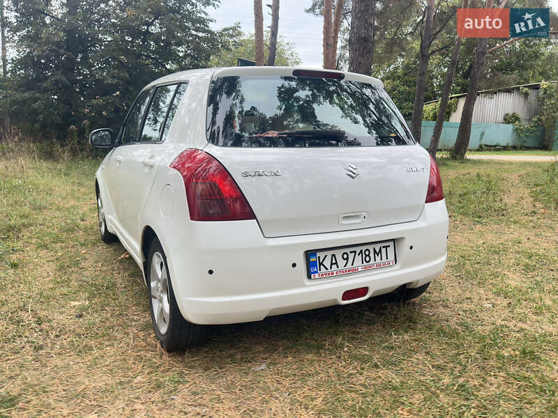 Хэтчбек Suzuki Swift 2008 в Киеве