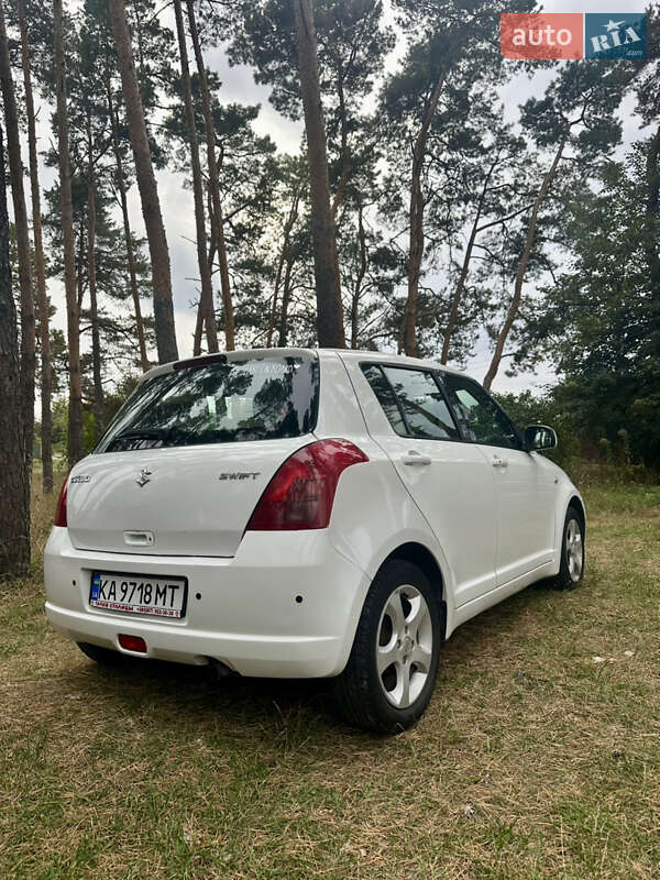 Хэтчбек Suzuki Swift 2008 в Киеве