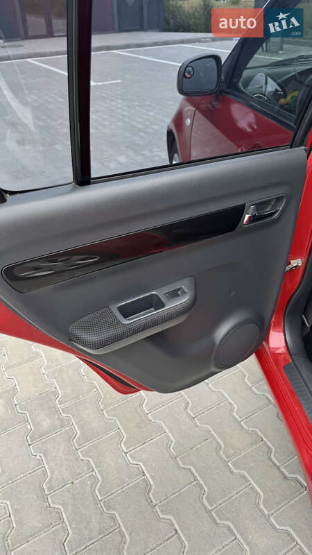 Хэтчбек Suzuki Swift 2007 в Киеве
