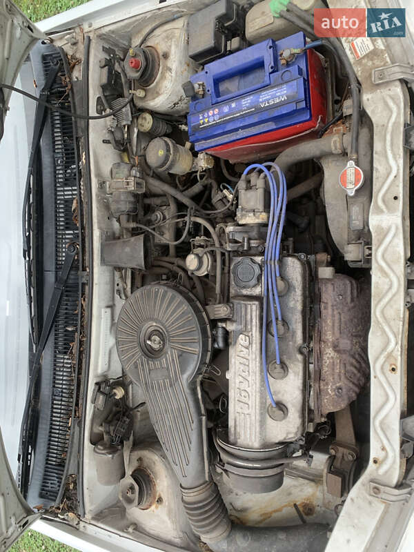 Седан Suzuki Swift 1997 в Києві