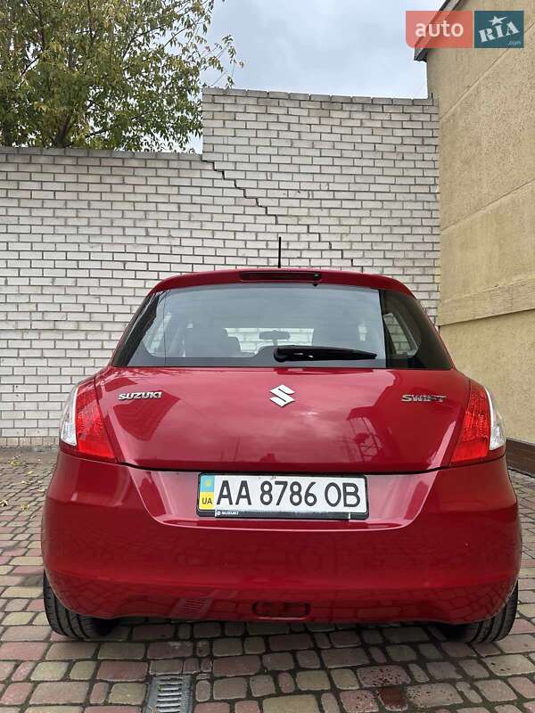Хетчбек Suzuki Swift 2013 в Києві