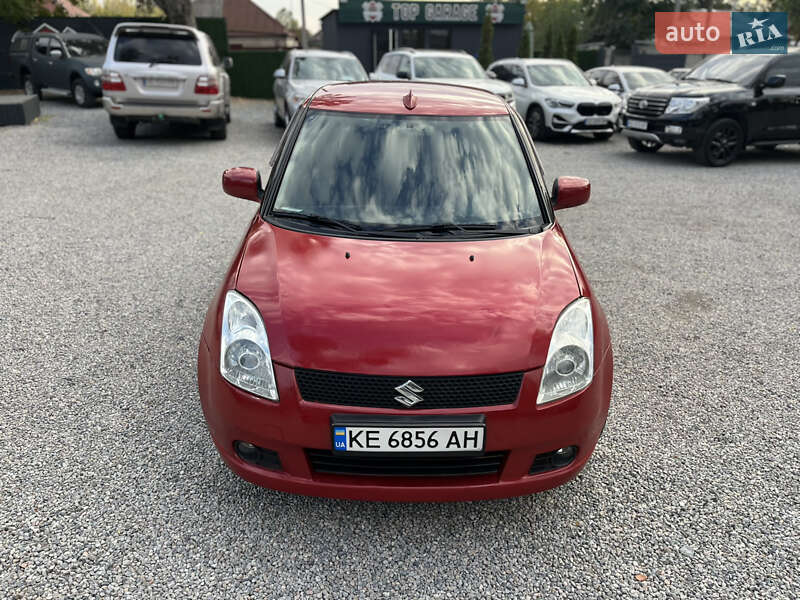 Хетчбек Suzuki Swift 2005 в Новомосковську