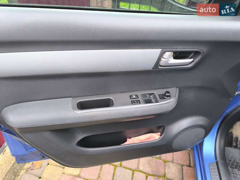 Хэтчбек Suzuki Swift 2006 в Надворной