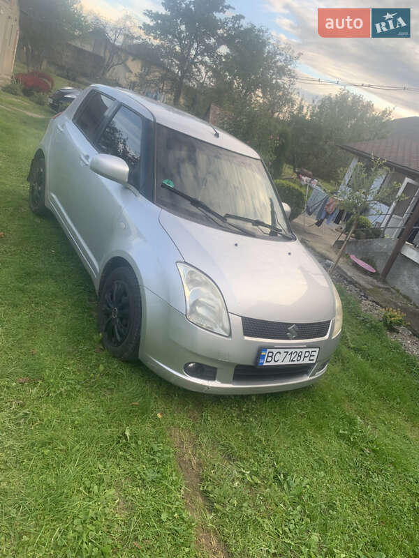Хэтчбек Suzuki Swift 2005 в Дрогобыче