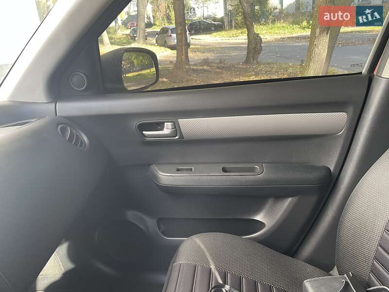 Хетчбек Suzuki Swift 2007 в Львові