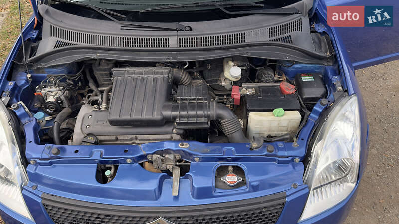 Хэтчбек Suzuki Swift 2006 в Коломые