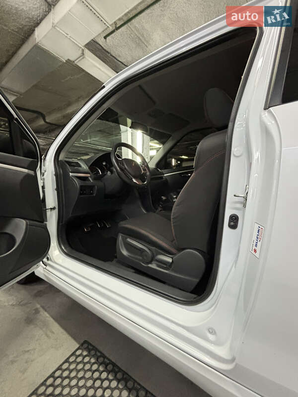Хэтчбек Suzuki Swift 2014 в Киеве фото 14 Хэтчбек Suzuki Swift 2014 в Киеве
