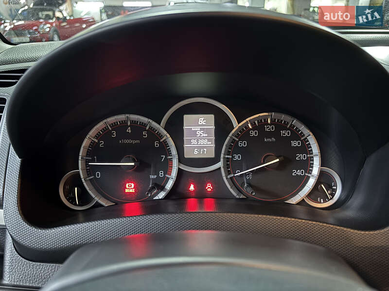 Хэтчбек Suzuki Swift 2014 в Киеве фото 17 Хэтчбек Suzuki Swift 2014 в Киеве