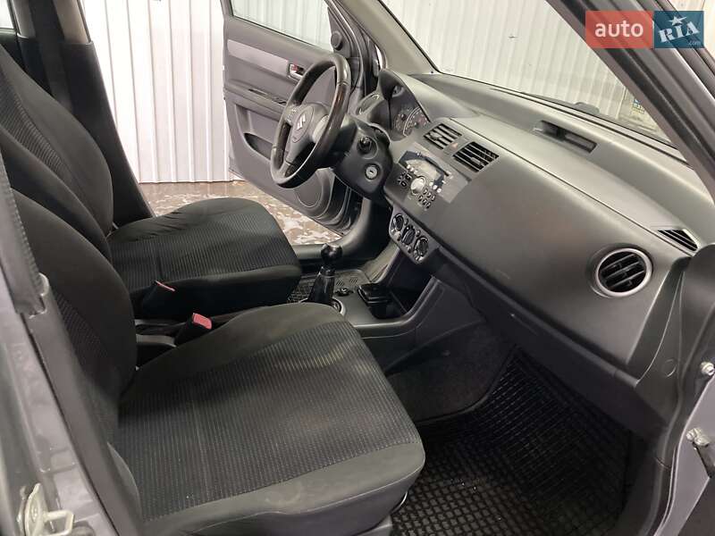 Хетчбек Suzuki Swift 2008 в Києві