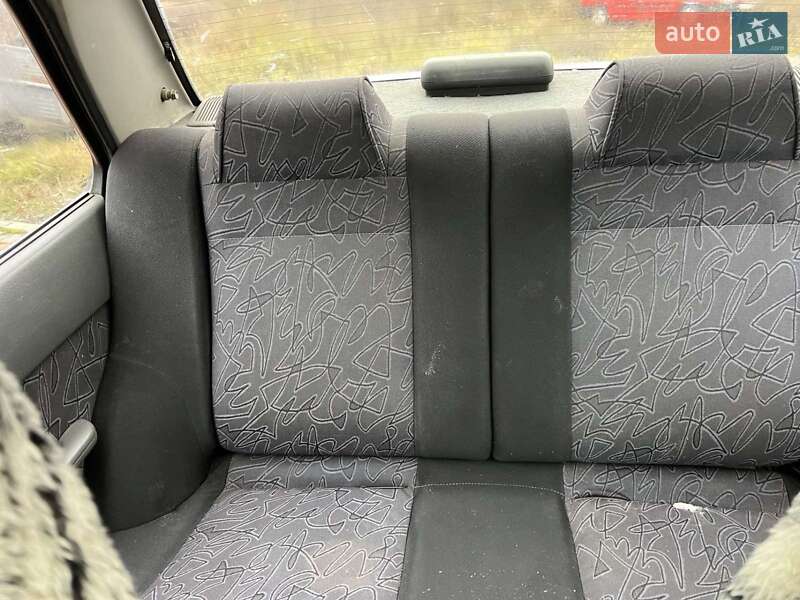 Хэтчбек Suzuki Swift 2001 в Тернополе