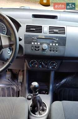 Хетчбек Suzuki Swift 2008 в Тлумачі