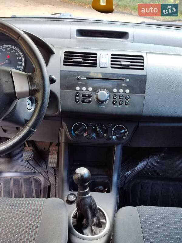Хэтчбек Suzuki Swift 2008 в Тлумаче фото 16 Хэтчбек Suzuki Swift 2008 в Тлумаче