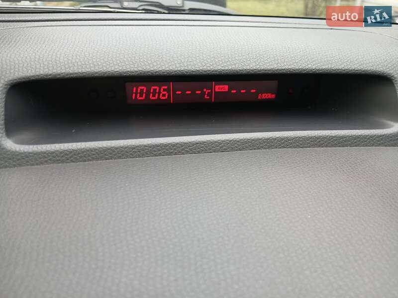 Хетчбек Suzuki Swift 2008 в Чернівцях