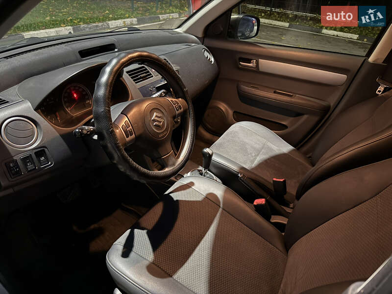 Хэтчбек Suzuki Swift 2005 в Днепре