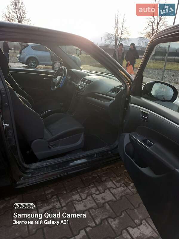 Хэтчбек Suzuki Swift 2013 в Тячеве