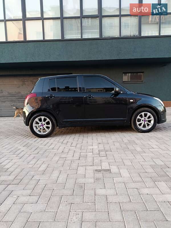 Хэтчбек Suzuki Swift 2008 в Ромнах