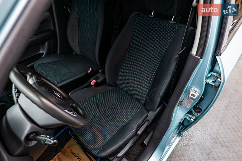 Хэтчбек Suzuki Swift 2006 в Киеве фото 9 Хэтчбек Suzuki Swift 2006 в Киеве
