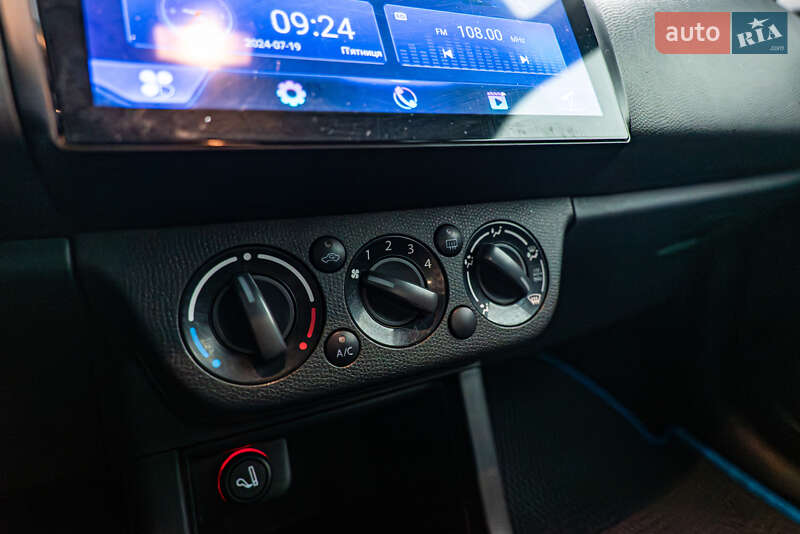 Хэтчбек Suzuki Swift 2006 в Киеве фото 15 Хэтчбек Suzuki Swift 2006 в Киеве