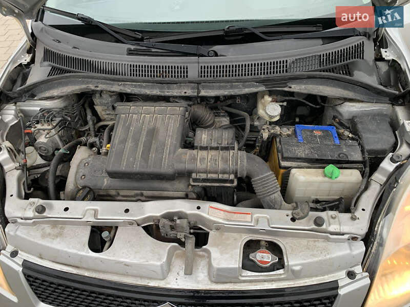 Хэтчбек Suzuki Swift 2005 в Дрогобыче фото 19 Хэтчбек Suzuki Swift 2005 в Дрогобыче