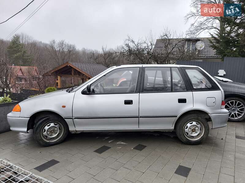 Хэтчбек Suzuki Swift 2003 в Ужгороде