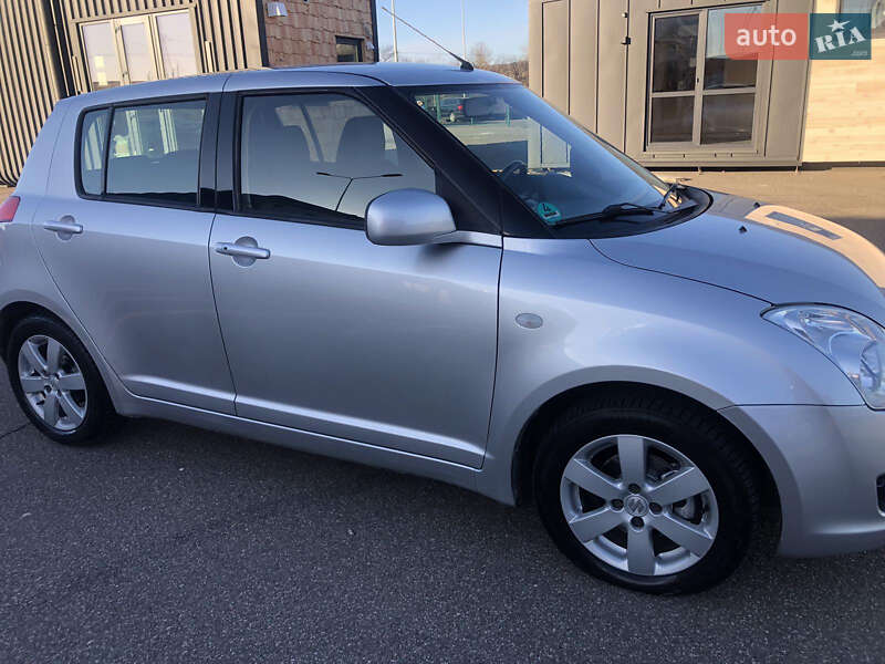 Хэтчбек Suzuki Swift 2010 в Мироновке