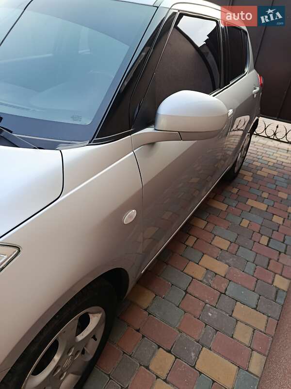 Хэтчбек Suzuki Swift 2011 в Днепре