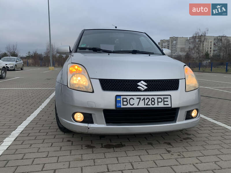 Хэтчбек Suzuki Swift 2005 в Дрогобыче