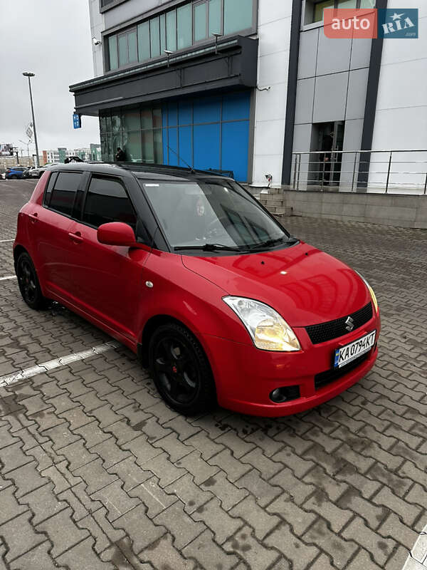 Хэтчбек Suzuki Swift 2005 в Киеве