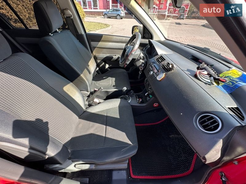 Хэтчбек Suzuki Swift 2005 в Днепре фото 25 Хэтчбек Suzuki Swift 2005 в Днепре