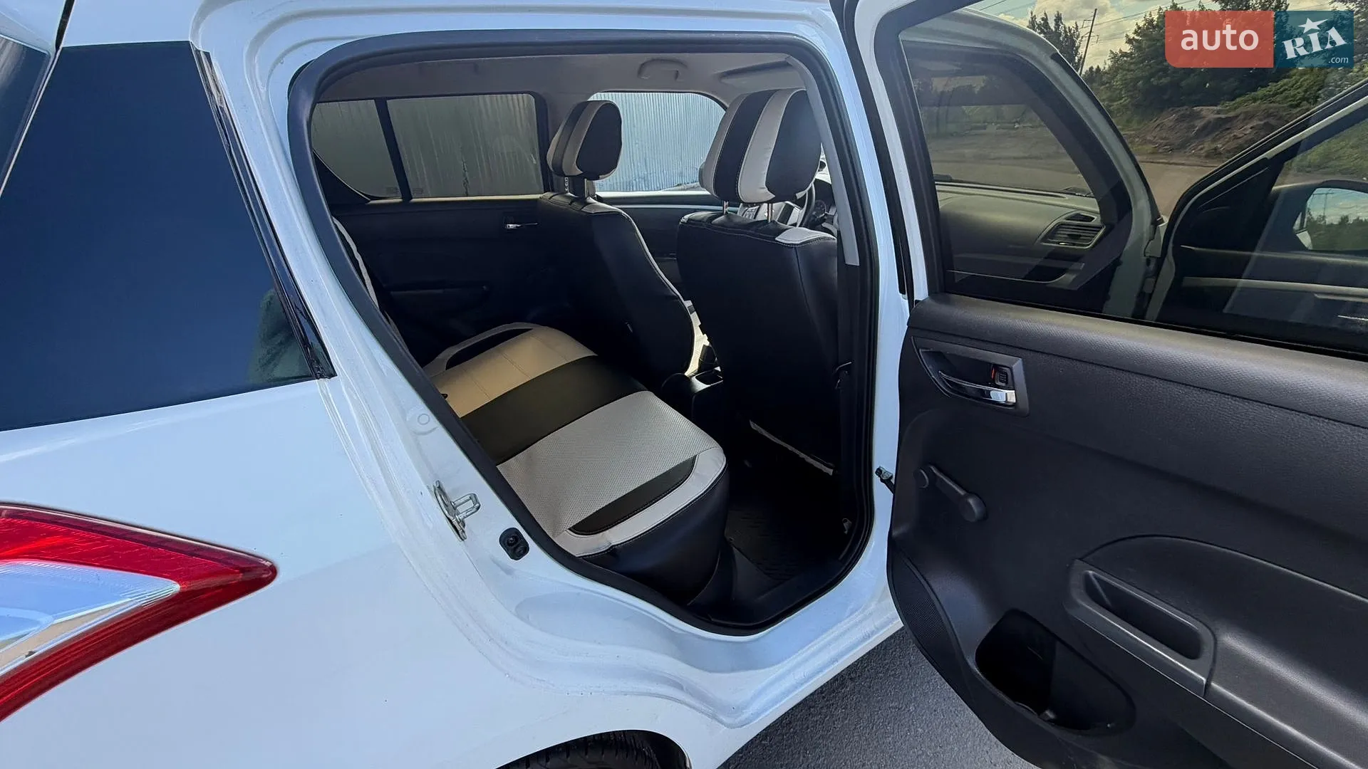 Suzuki Swift 2011 VIN TSMNZC72S00124174 фото оголошення 16 з 36