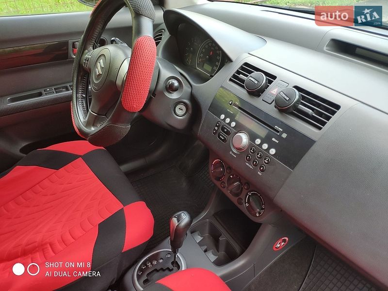 Хэтчбек Suzuki Swift 2006 в Львове