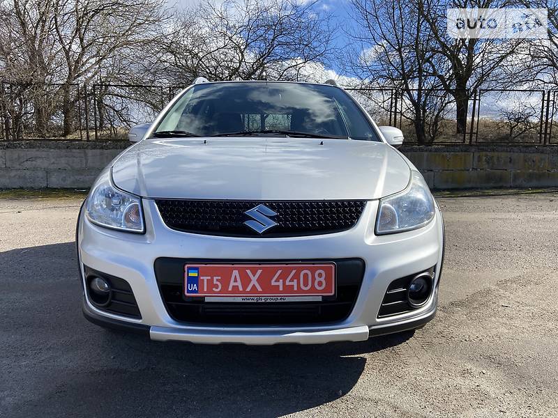 Позашляховик / Кросовер Suzuki SX4 2013 в 