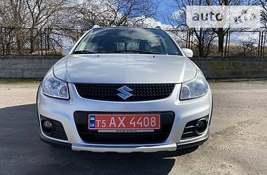 Позашляховик / Кросовер Suzuki SX4 2013 в 