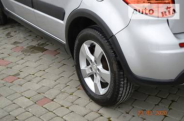 Позашляховик / Кросовер Suzuki SX4 2012 в 