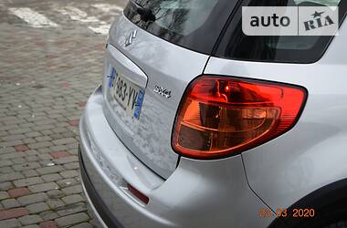 Позашляховик / Кросовер Suzuki SX4 2012 в 