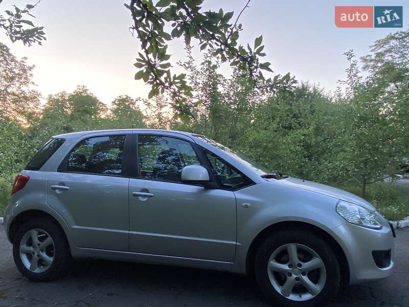 Внедорожник / Кроссовер Suzuki SX4 2008 в Первомайске