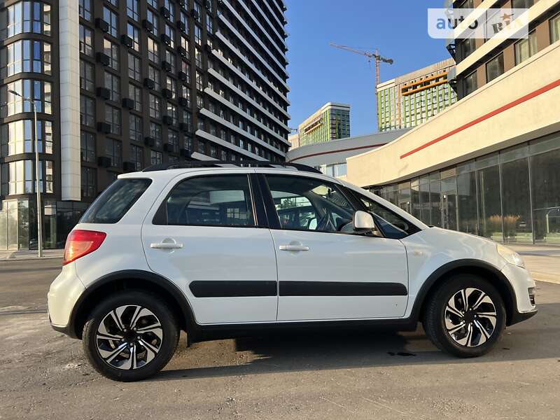 Внедорожник / Кроссовер Suzuki SX4 2012 в Киеве